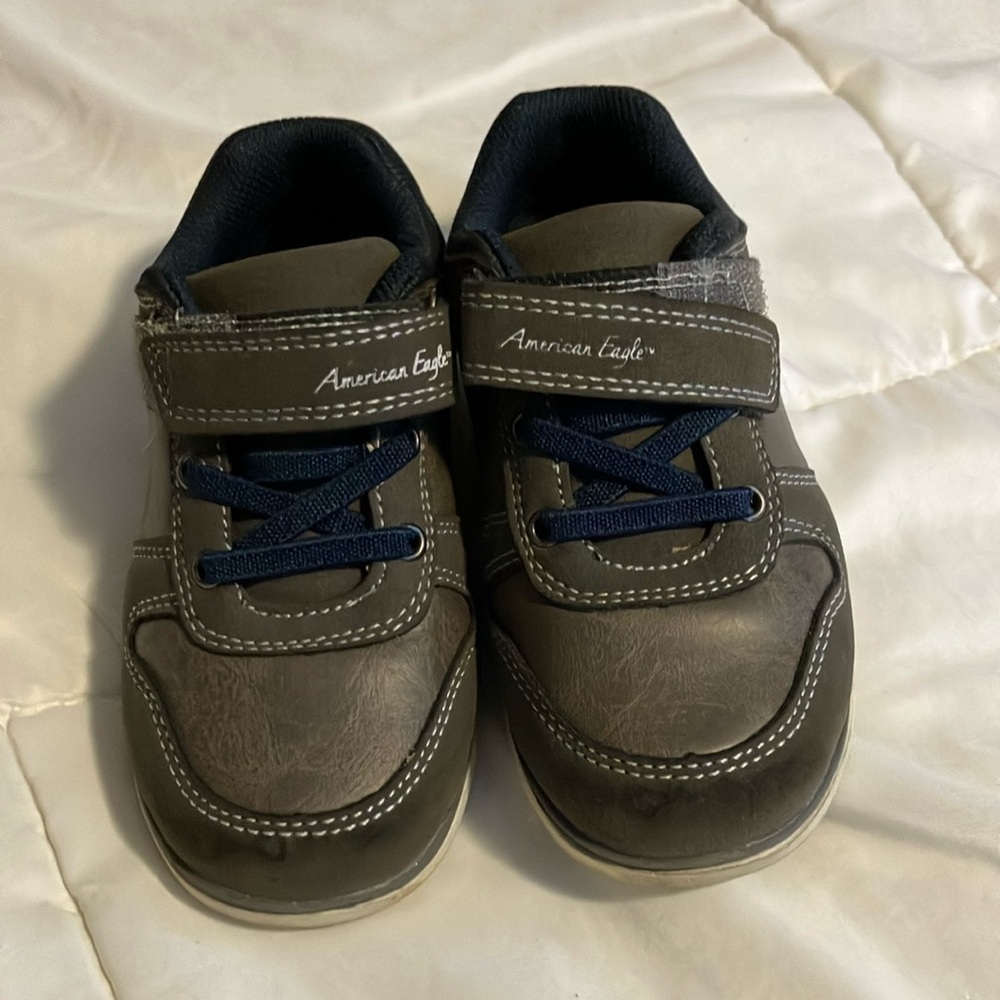 Toddler boys nice shoes size 10